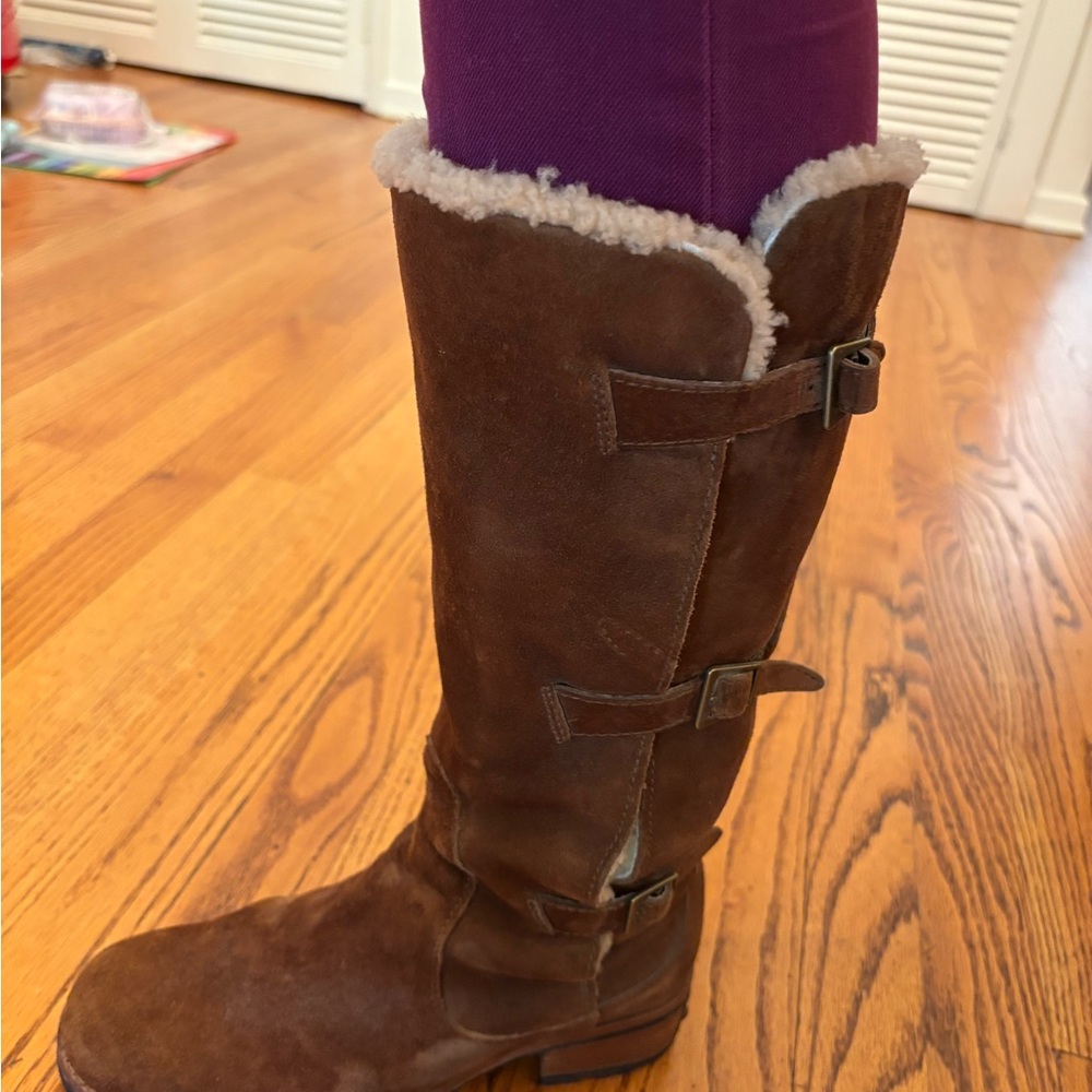 UGG Women's Brown Shearling-Lined Boots